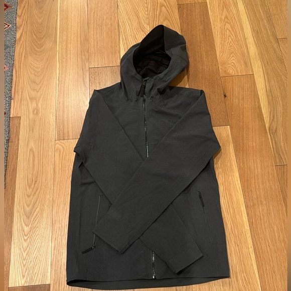 The North Face Raincoat - Picture 2 of 9